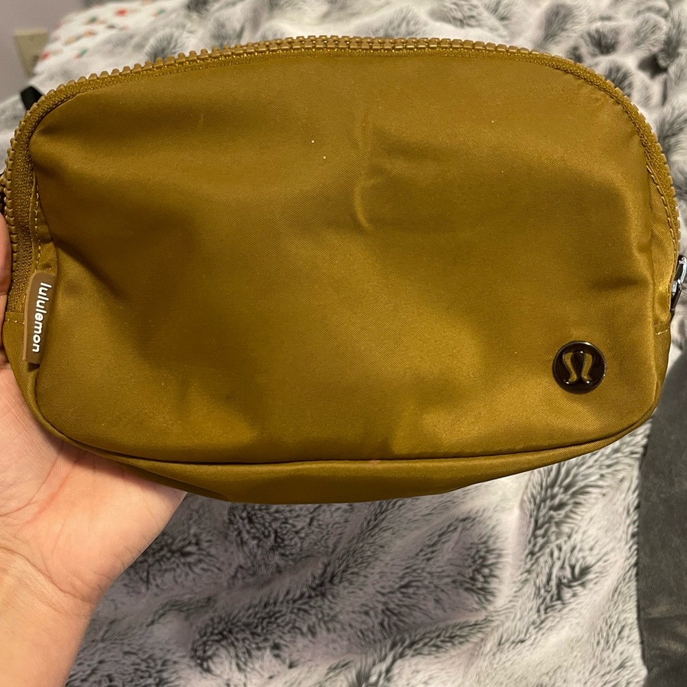 Lululemon crossbody